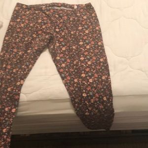 Woman’s dark floral leggings